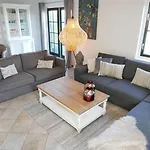 Vila Buitenplaats 41 *
