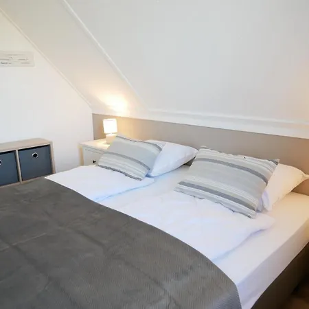 Aan Het Water Villa *
